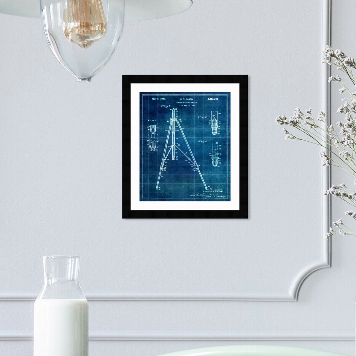Tripod 1942 I Secondary image