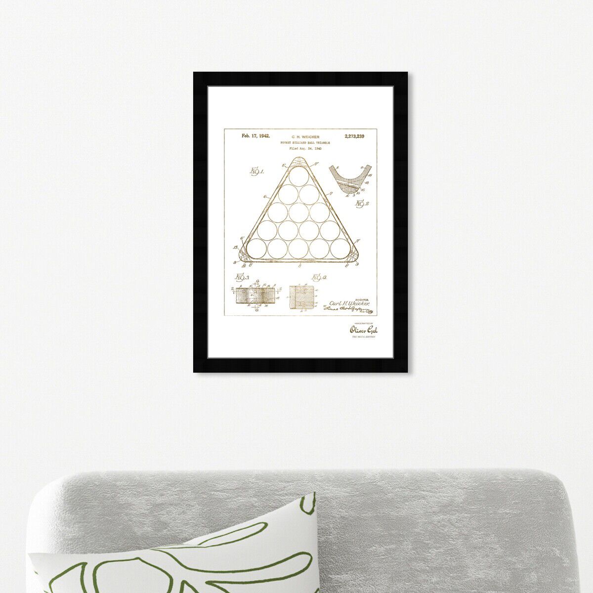 Pocket Billiard Ball Triangle 1942 Gold Secondary image
